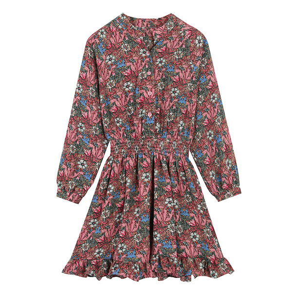 Πολύχρωμο κυρίες φόρεμα ιδανικό για τις ζεστές μέρες του καλοκαιριού