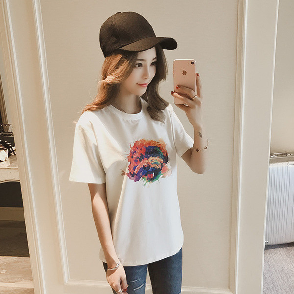 Καθαρό λευκό κυρίες μπλούζα με κοντό μανίκι και απλικέ κουτάβι