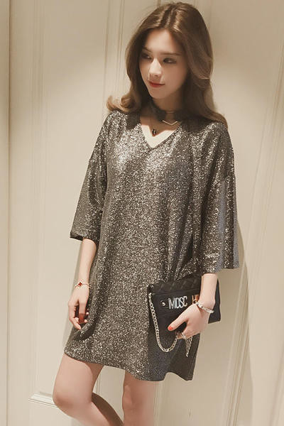 Μεγάλη κυρίες λαμπερό φόρεμα με V-neck