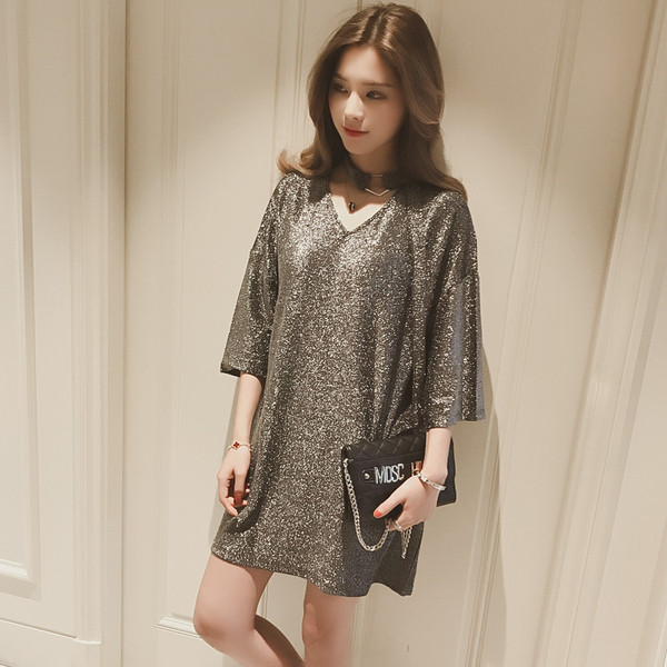 Μεγάλη κυρίες λαμπερό φόρεμα με V-neck