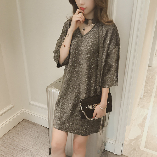 Μεγάλη κυρίες λαμπερό φόρεμα με V-neck