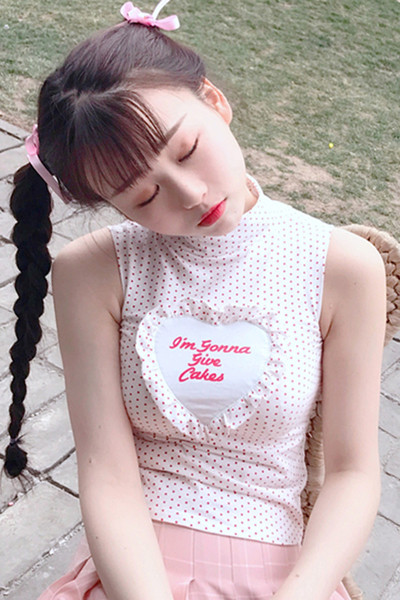 Πολλές όμορφες κυρίες αμάνικο ροζ κουκίδες σε δύο μοντέλα