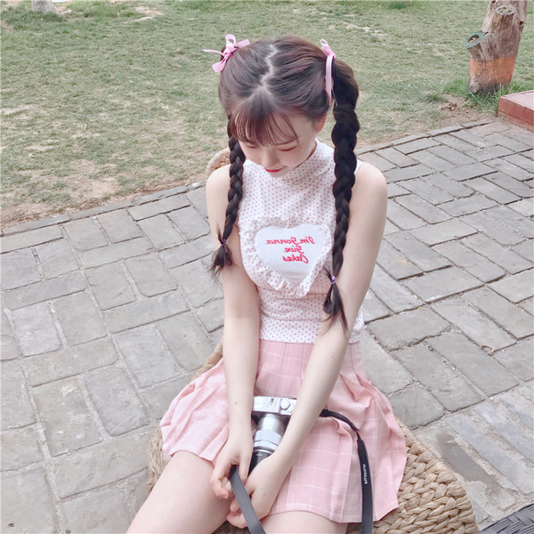 Πολλές όμορφες κυρίες αμάνικο ροζ κουκίδες σε δύο μοντέλα