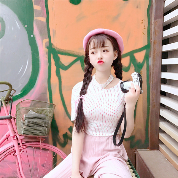 Πολλές όμορφες κυρίες αμάνικο ροζ κουκίδες σε δύο μοντέλα