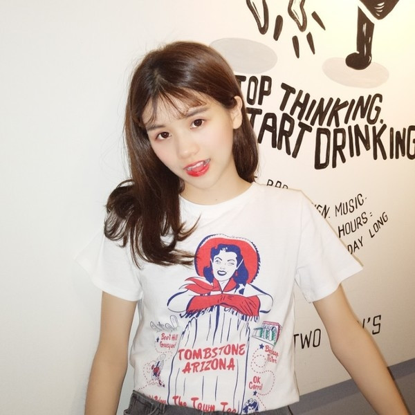 Μεγάλη μπλούζες με μακριά μανίκια και διάφορες εφαρμογές