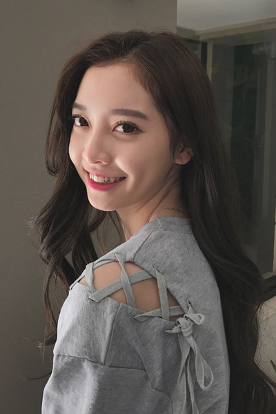 Μοναδική μπλούζα με μακριά μανίκια και γραβάτες ώμο