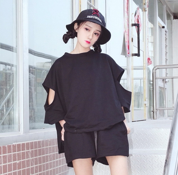 Γυναικείο σετ σε δύο μέρη  σε τρία διαφορετικά χρώματα