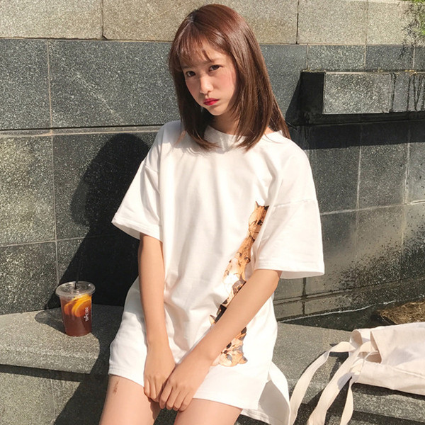 Чудесна дамска блуза с къс ръкав и апликация в два цвята