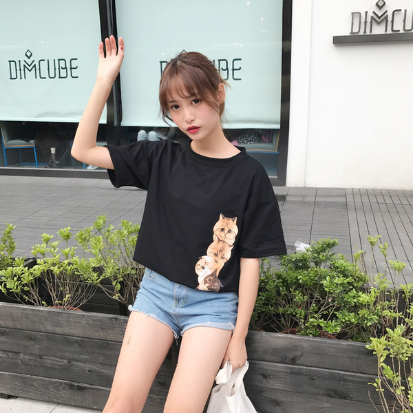 Чудесна дамска блуза с къс ръкав и апликация в два цвята