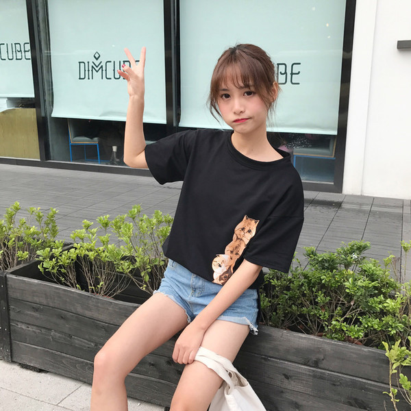 Чудесна дамска блуза с къс ръкав и апликация в два цвята