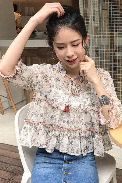 Μετάξι κυρίες πουκάμισο με δεσμούς γύρω από το λαιμό