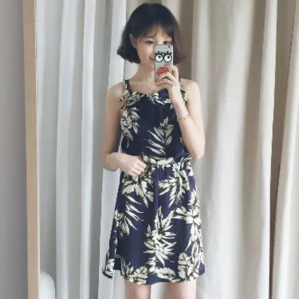 Много модерна ежедневна дамска рокличка с тънки презрамки