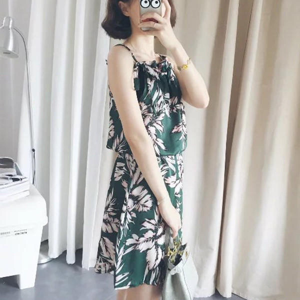 Много модерна ежедневна дамска рокличка с тънки презрамки