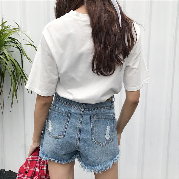 Шик дамски къси дънкови шорти с цепки и ресни