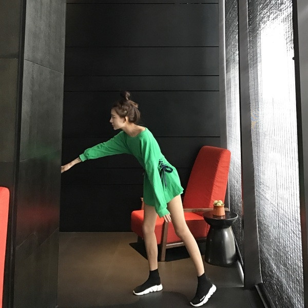 Πολύ ενδιαφέρον καθημερινό φόρεμα σε πράσινο