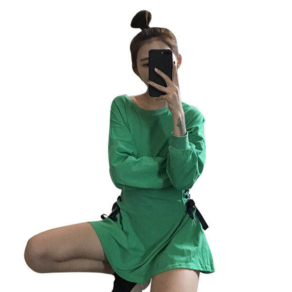 Πολύ ενδιαφέρον καθημερινό φόρεμα σε πράσινο