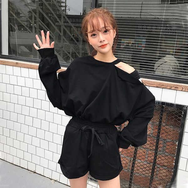 Καθημερινά κυρίες δύο μέρη που σε δύο χρώματα