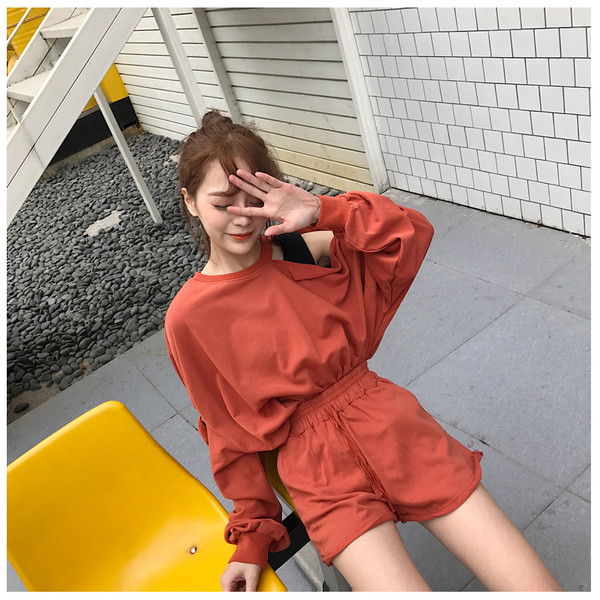 Καθημερινά κυρίες δύο μέρη που σε δύο χρώματα