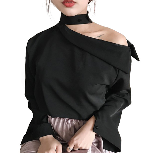 Μεγάλη πουκάμισο κυρία με την πτώση του αγκώνα σε δύο χρώματα