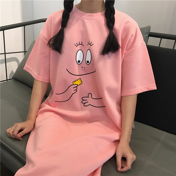 Страхотна дамска рокличка с апликация в бебешко розово