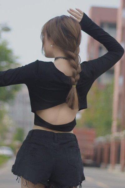 Модерна дамска блуза с дълъг ръкав и разголен гръб