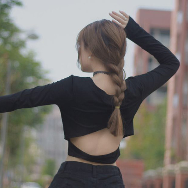 Модерна дамска блуза с дълъг ръкав и разголен гръб