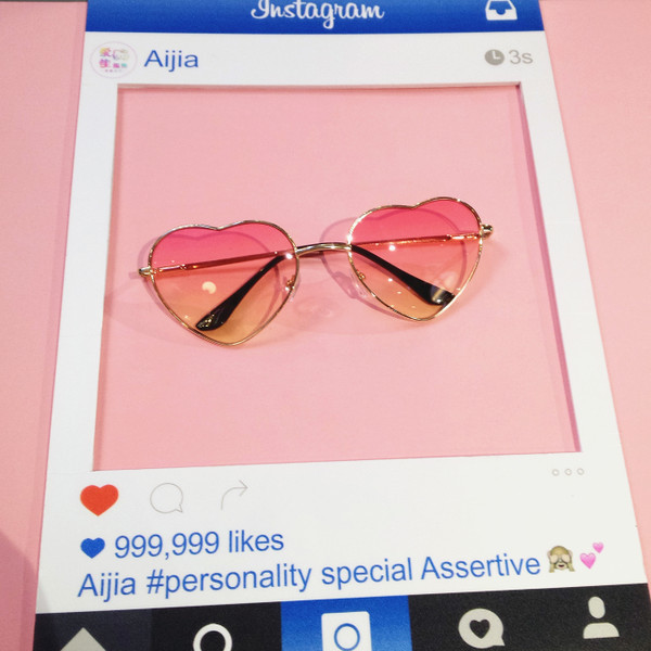 Дамски очила във формата на сърце в три различни цвята