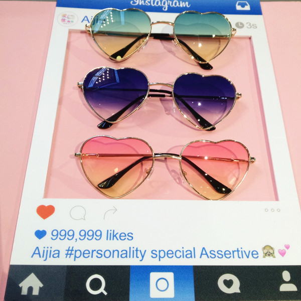 Дамски очила във формата на сърце в три различни цвята