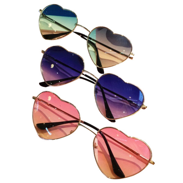 Дамски очила във формата на сърце в три различни цвята