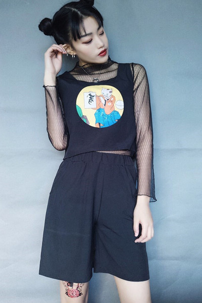 Μοναδικά κυρίες συναρμολόγηση των δύο μερών που περιλαμβάνει ένα άνω με μανίκια ματιών και ευρύ σορτς