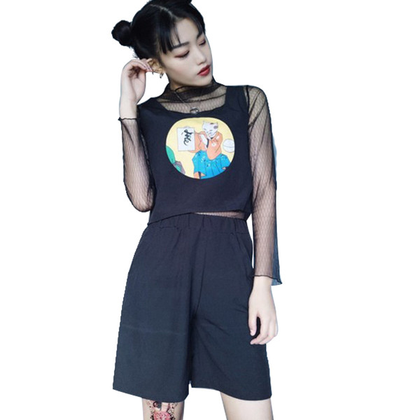 Μοναδικά κυρίες συναρμολόγηση των δύο μερών που περιλαμβάνει ένα άνω με μανίκια ματιών και ευρύ σορτς