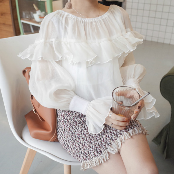 Όμορφη shirt κυρίες μετάξι με μακριά, φαρδιά μανίκια