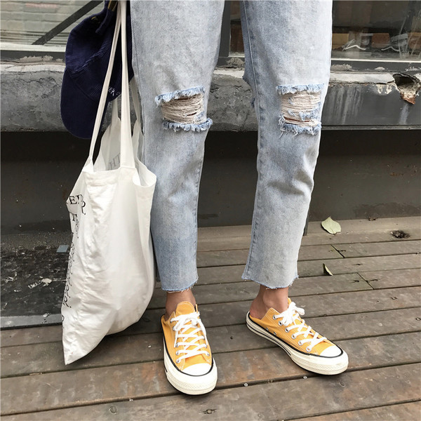 "Boyfriend" στυλ  γυναικεία τζιν με σημαδεμένα γόνατα και  μήκος 7/8 