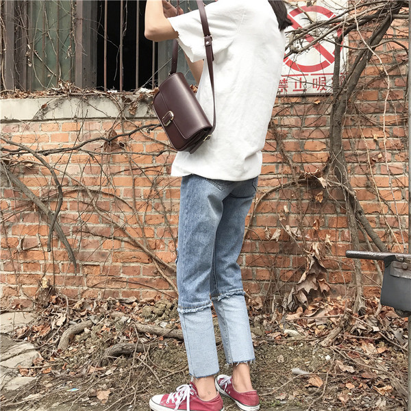 Дамски прави разкъсани дънкови панталони с висока талия