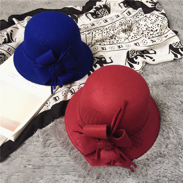 Μεγάλη σφαιριστής κυρία σε πέντε διαφορετικά χρώματα με κορδέλα