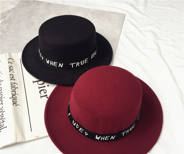 Стилно дамско бомбе в два цвята