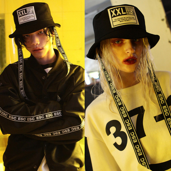 Ежедневна черна шапка подходяща както за мъже така и за жени