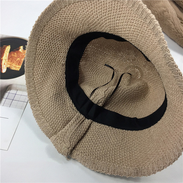 Шарманта плетена сгъваема шапка с много красива панделка