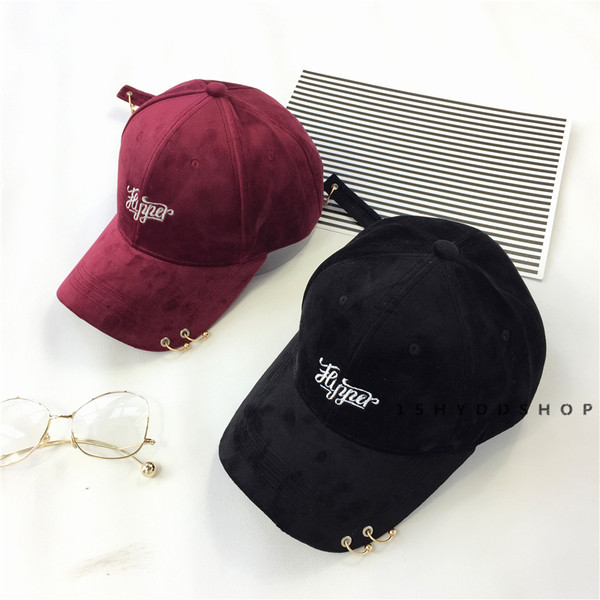 Μεγάλη κυρίες καπέλο με γείσο και δαχτυλίδια σε πολλά διαφορετικά χρώματα