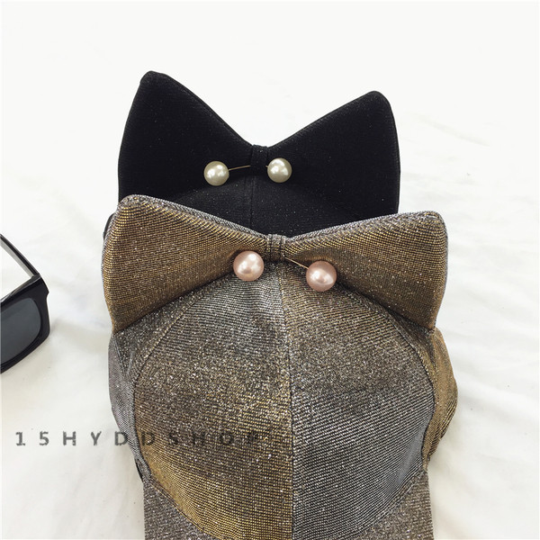 Πολύ όμορφες κυρίες καπέλα με τα αυτιά σε πολλά διαφορετικά χρώματα