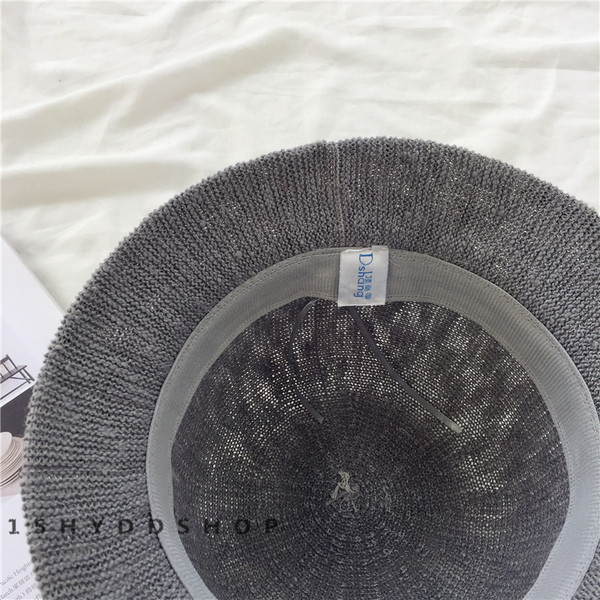 Много красива слънцезащитна дамска шапка в най-различни цветове