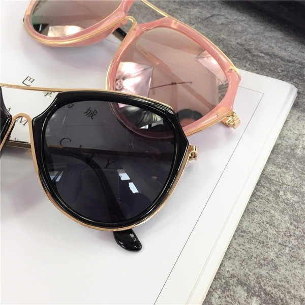 γυαλιά Σύγχρονη γυναικών σε ροζ και μαύρο