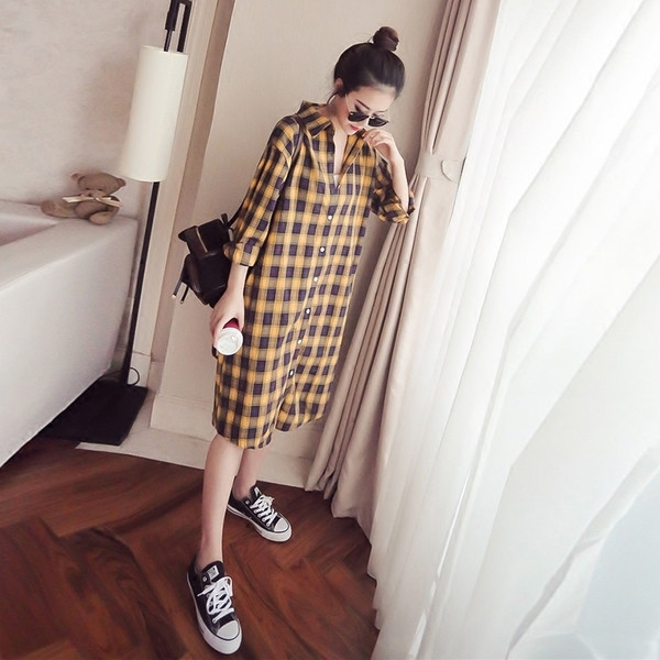 Κυρίες μακρύ πουκάμισο που μοιάζει με πουκάμισο με ρίγες σε δύο χρώματα