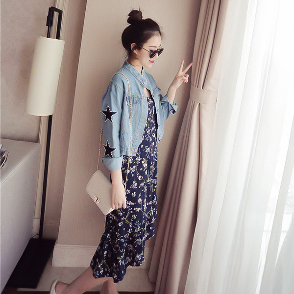 τζιν μπουφάν πολλές σύγχρονες γυναίκες με μαργαριτάρι αστέρια στα μανίκια