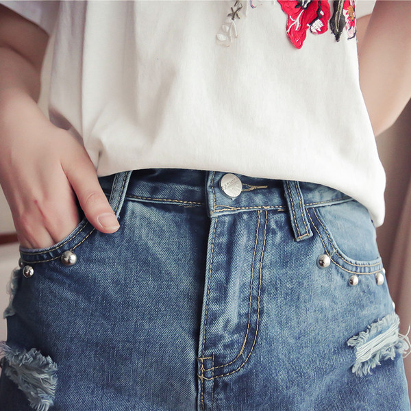 Страхотни дънкови дамски панталони с ресни и мъниста по джобовете