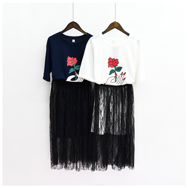 Πολλές σύγχρονες γυναίκες φόρεμα σε δύο χρώματα με μπουκετάκια εφαρμογή