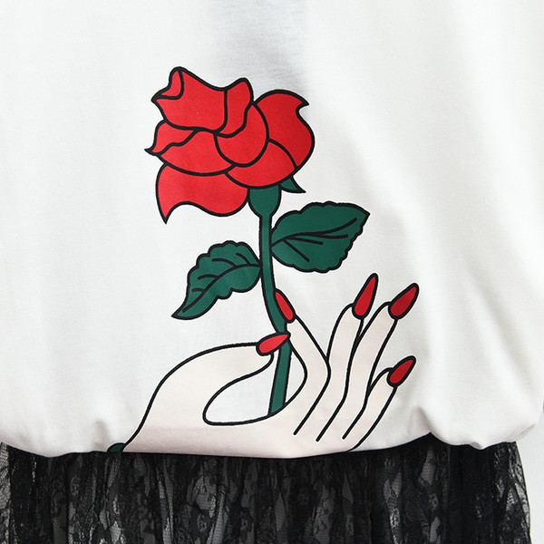 Πολλές σύγχρονες γυναίκες φόρεμα σε δύο χρώματα με μπουκετάκια εφαρμογή