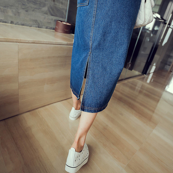 Ежедневна тъмносиня дамска дънкова рокля в стил гащеризон