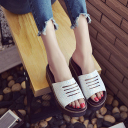 Шикозни дамски чехли с висока платформа