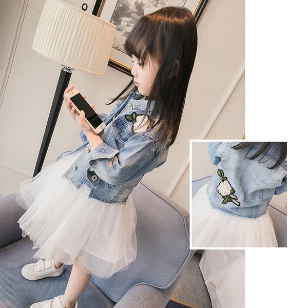 Много красиво дънково якенце за момиченце с уникална бродерия